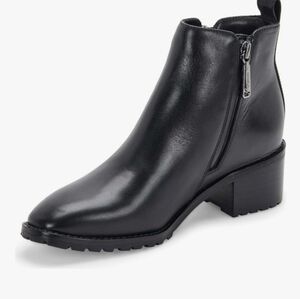 Blondo's Women's Samara Ankle Boot In  Black Leather. Waterproof. New. Size 9.5